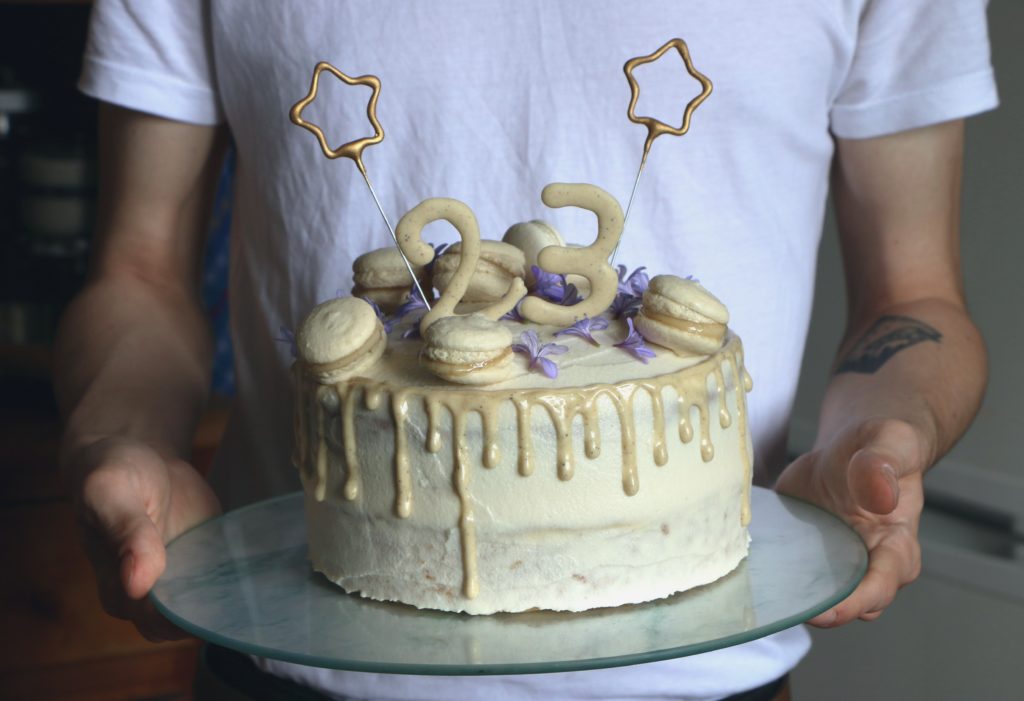 Des gâteaux d'anniversaires avec ou sans pâte à sucre pour faire
